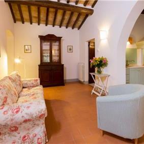 5 Bedroom Villa with Pool near Cortona and Lake Trasimeno, Sleeps 10